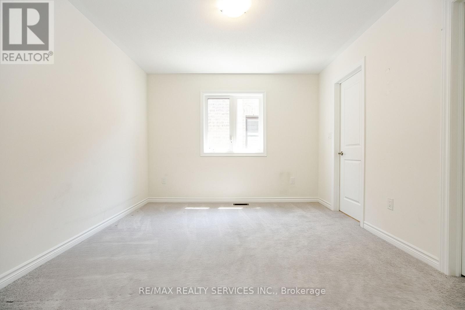 Photo 33 of 22 Valleo Street, Georgina ON
