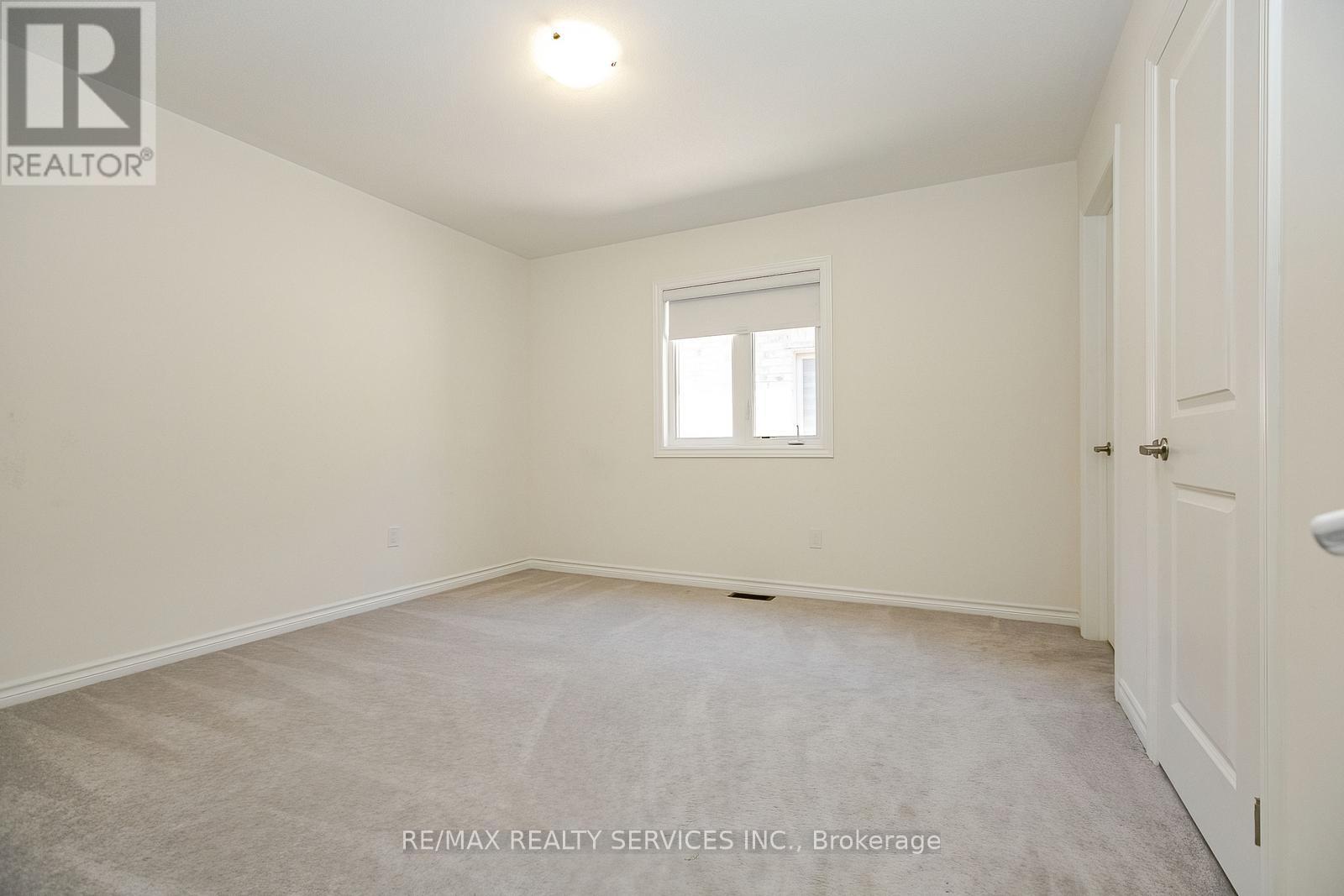 Photo 37 of 22 Valleo Street, Georgina ON