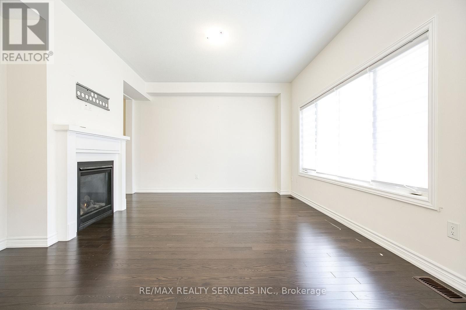 Photo 9 of 22 Valleo Street, Georgina ON