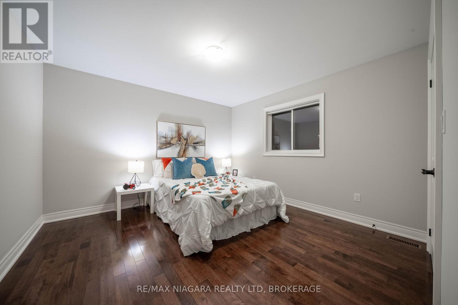 Photo 28 of 9128 Tapestry Court, Niagara Falls ON
