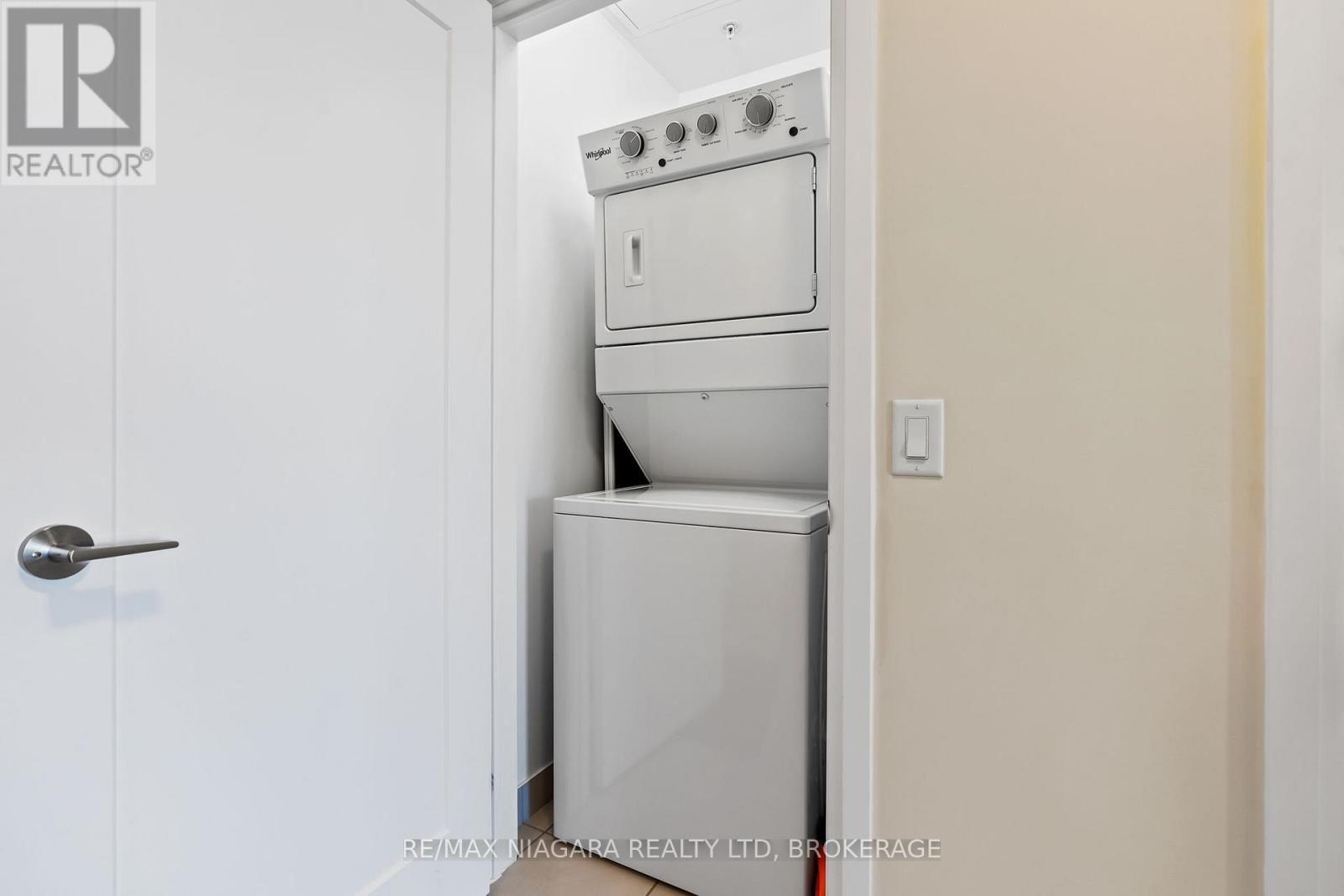 Photo 20 of 416 16 Concord Place, Grimsby ON