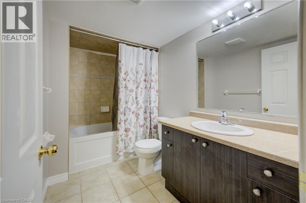 Photo 33 of 642 A Woodlawn Road E, Guelph ON