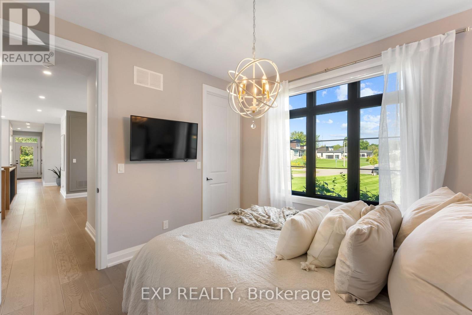 Photo 24 of 63 Charles Tilley Crescent, Clarington ON