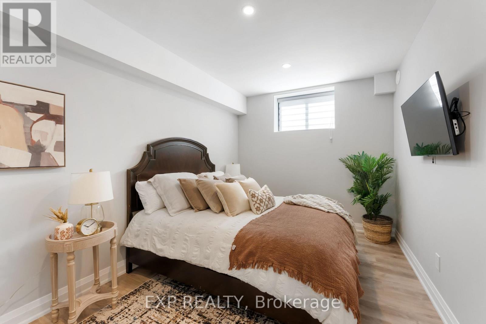 Photo 39 of 63 Charles Tilley Crescent, Clarington ON