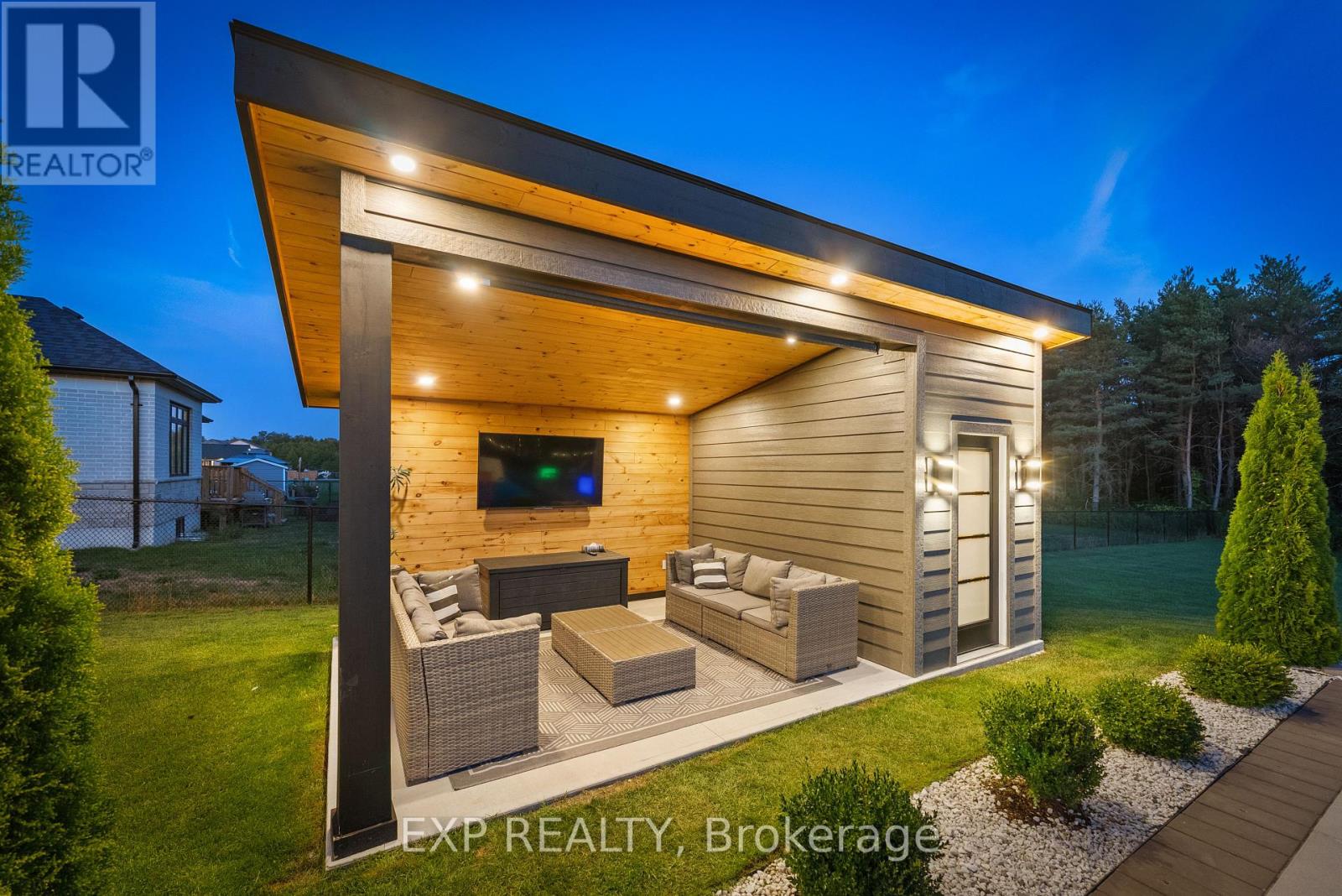 Photo 46 of 63 Charles Tilley Crescent, Clarington ON