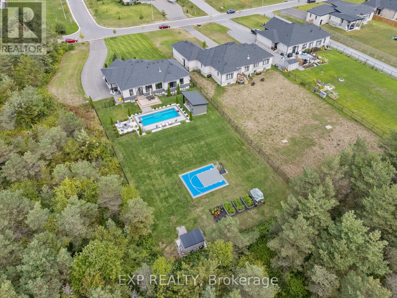 Photo 50 of 63 Charles Tilley Crescent, Clarington ON