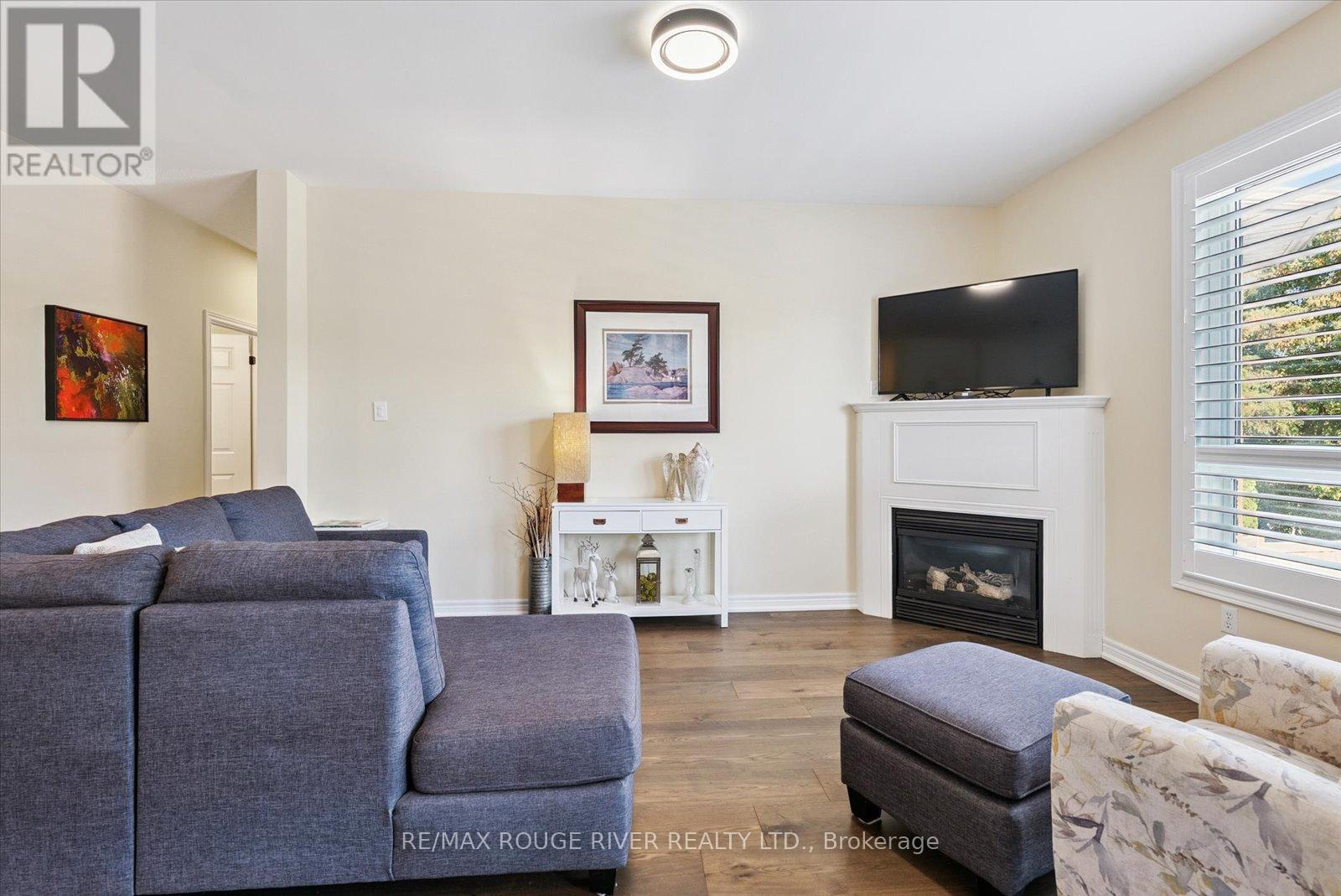 Photo 11 of 475 Victoria Street, Scugog ON