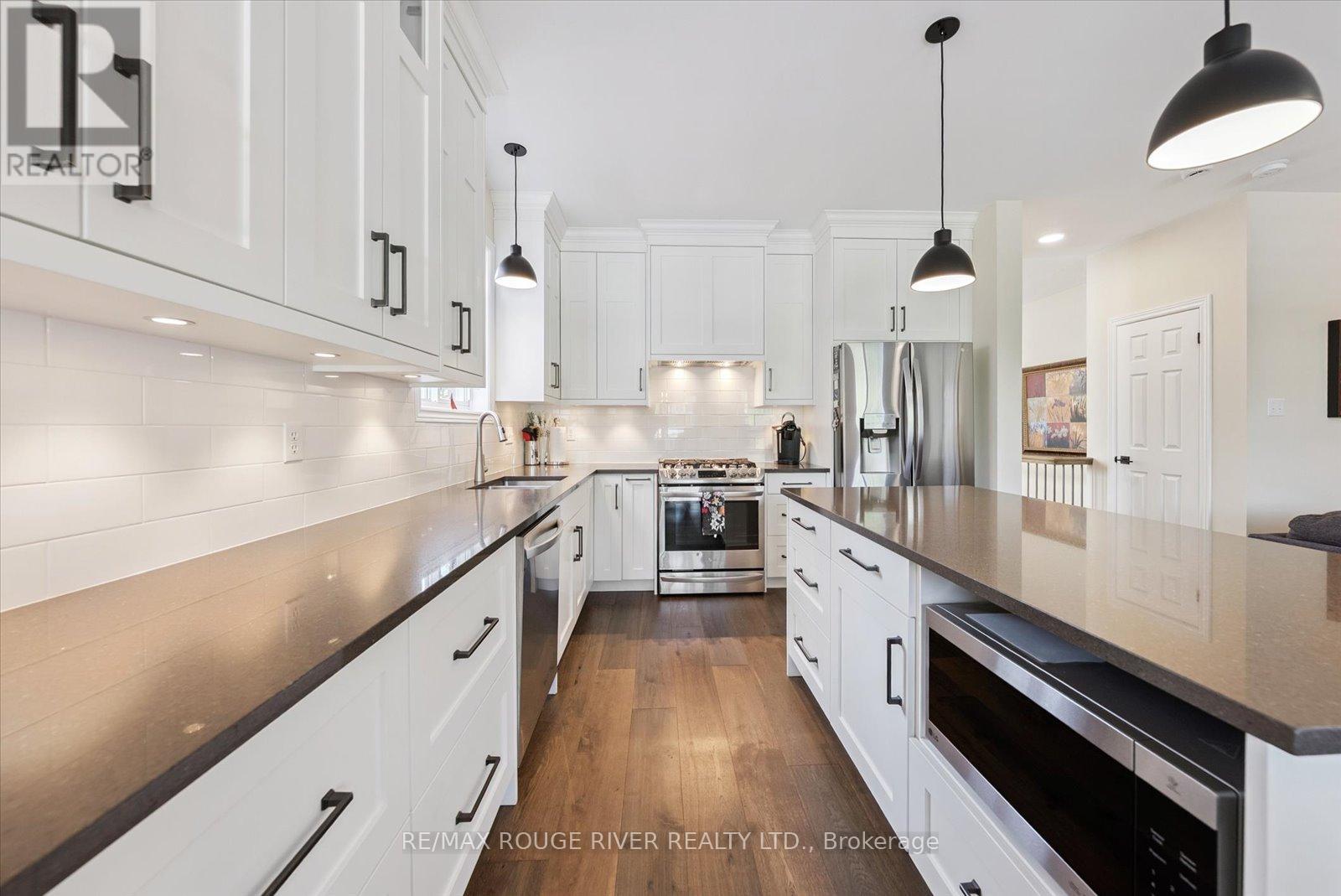 Photo 8 of 475 Victoria Street, Scugog ON