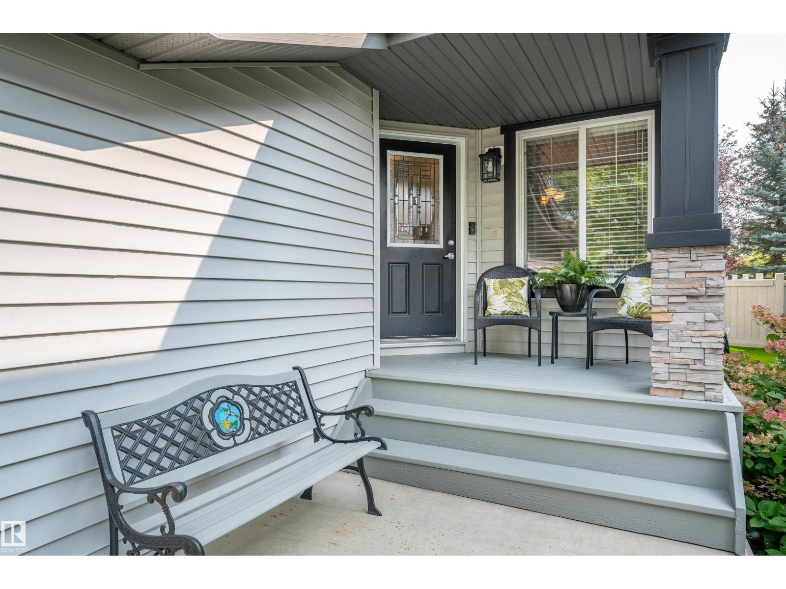 Photo 6 of 956 Chahley Cr Nw, Edmonton AB
