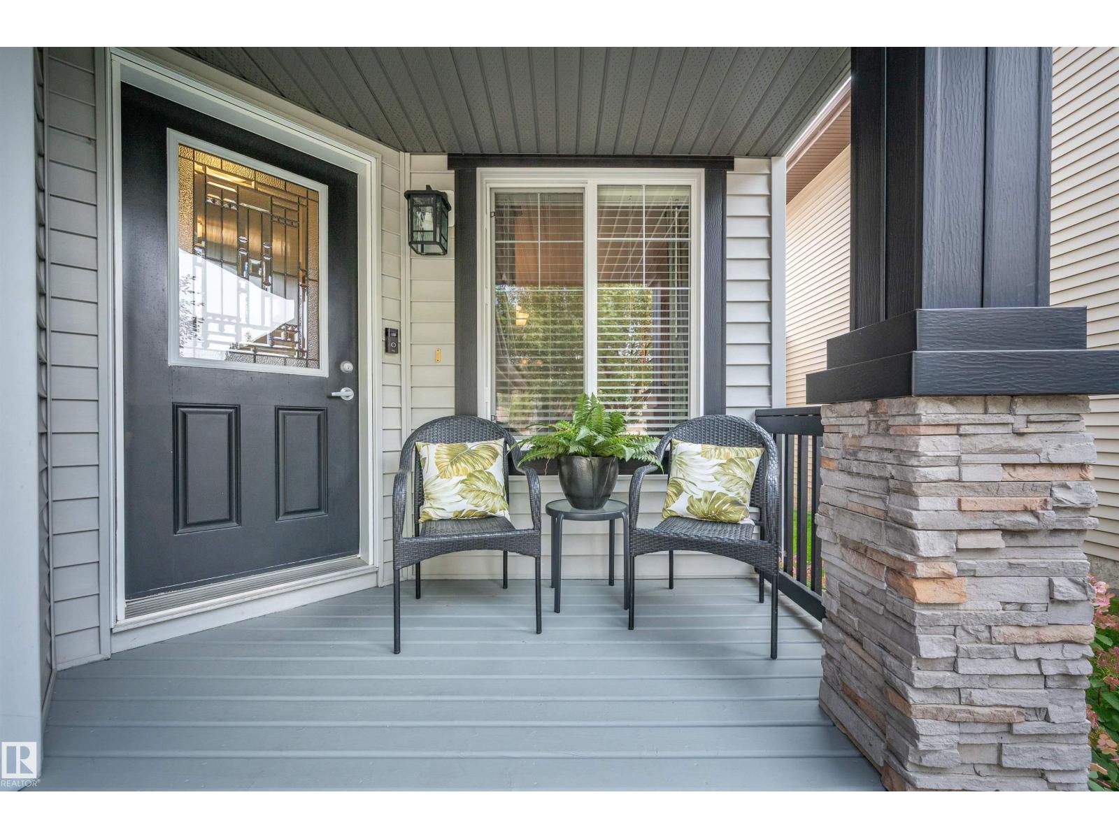 Photo 7 of 956 Chahley Cr Nw, Edmonton AB