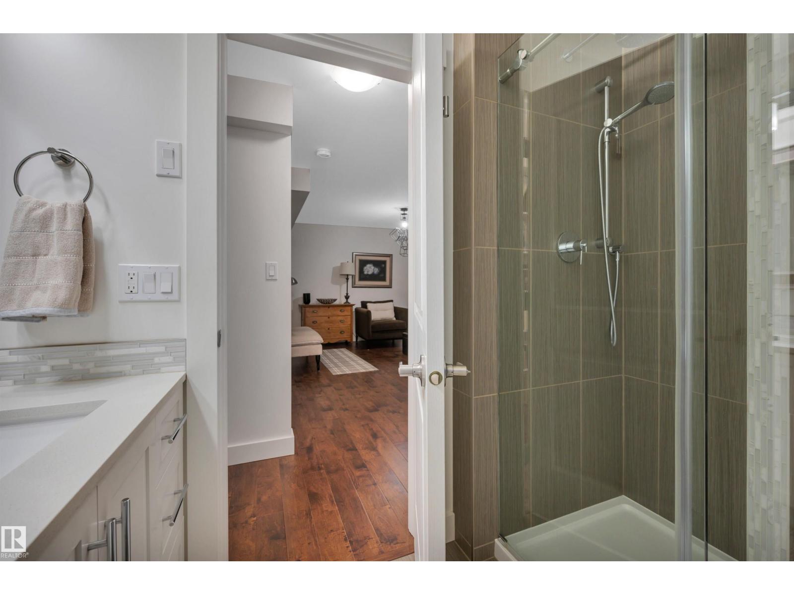 Photo 49 of 956 Chahley Cr Nw, Edmonton AB