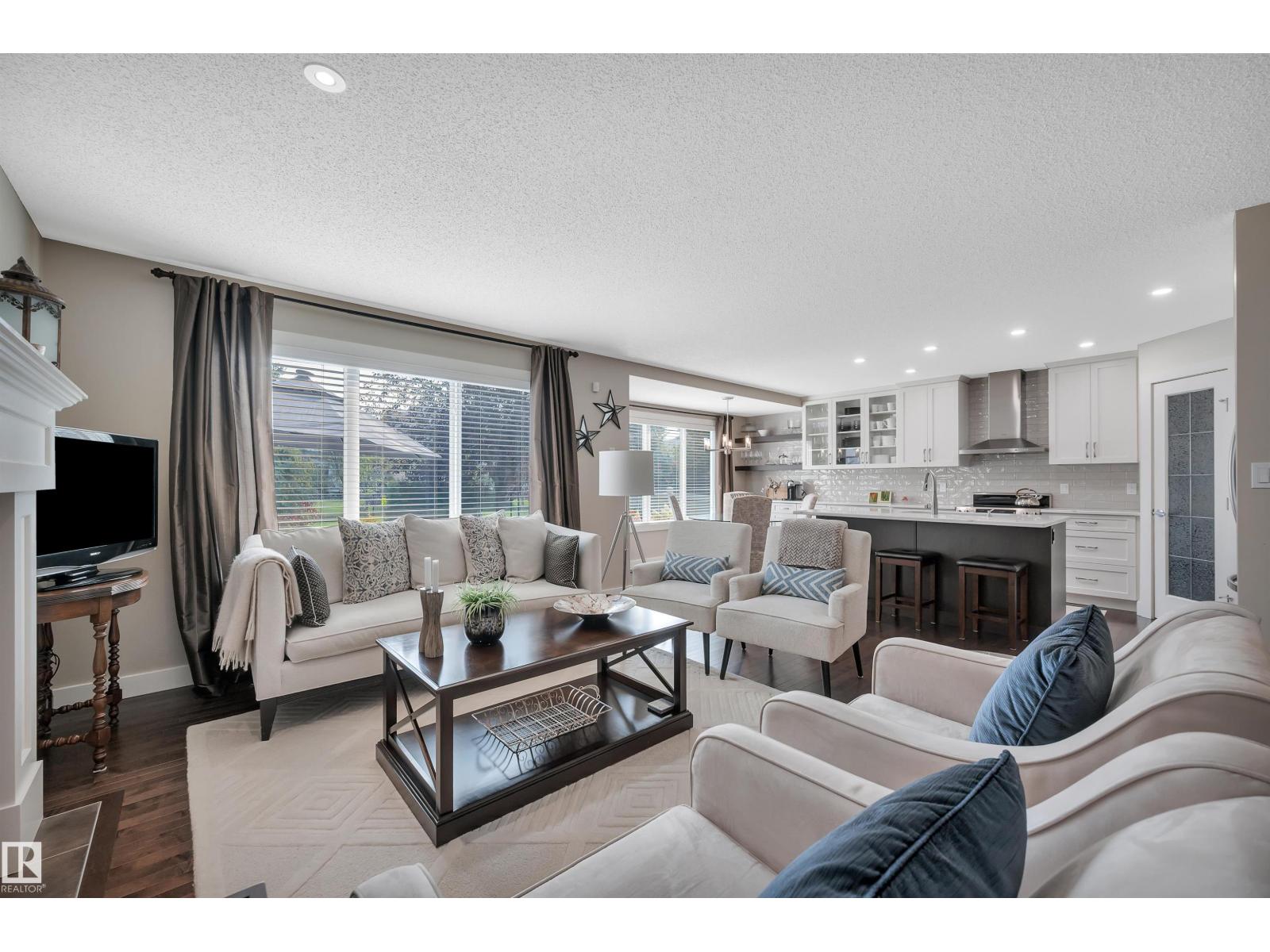 Photo 16 of 956 Chahley Cr Nw, Edmonton AB