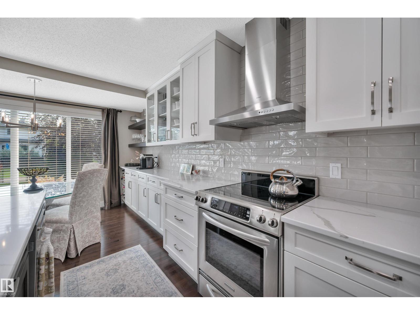 Photo 22 of 956 Chahley Cr Nw, Edmonton AB