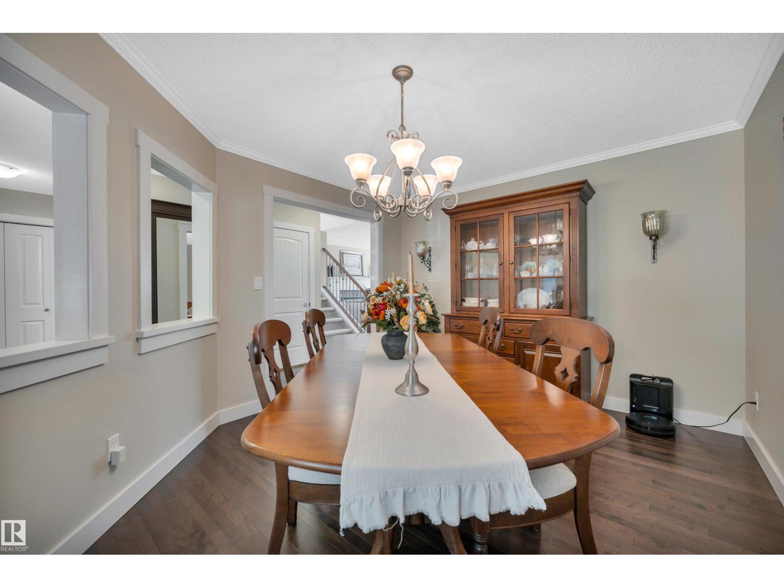 Photo 12 of 956 Chahley Cr Nw, Edmonton AB