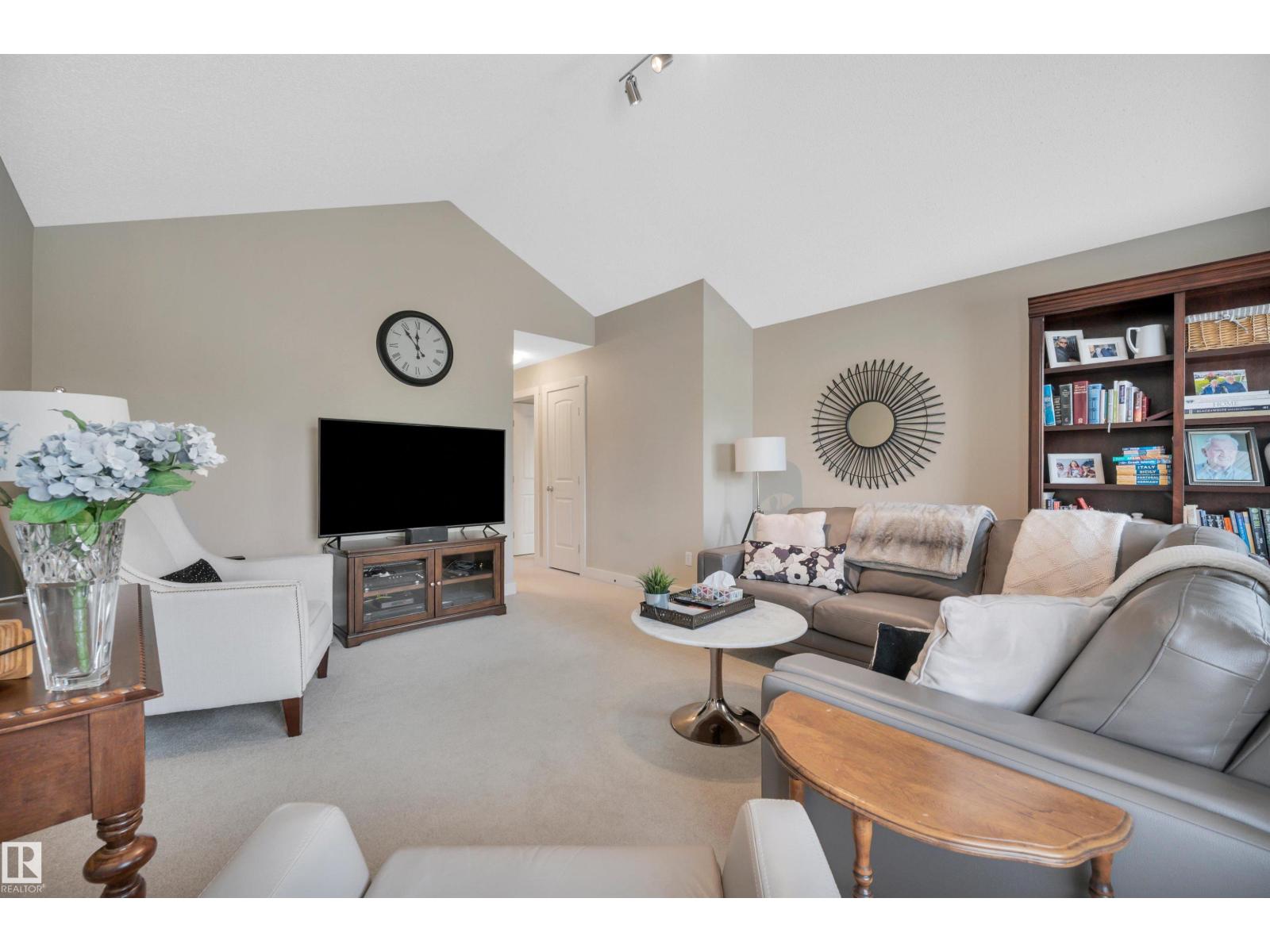 Photo 36 of 956 Chahley Cr Nw, Edmonton AB