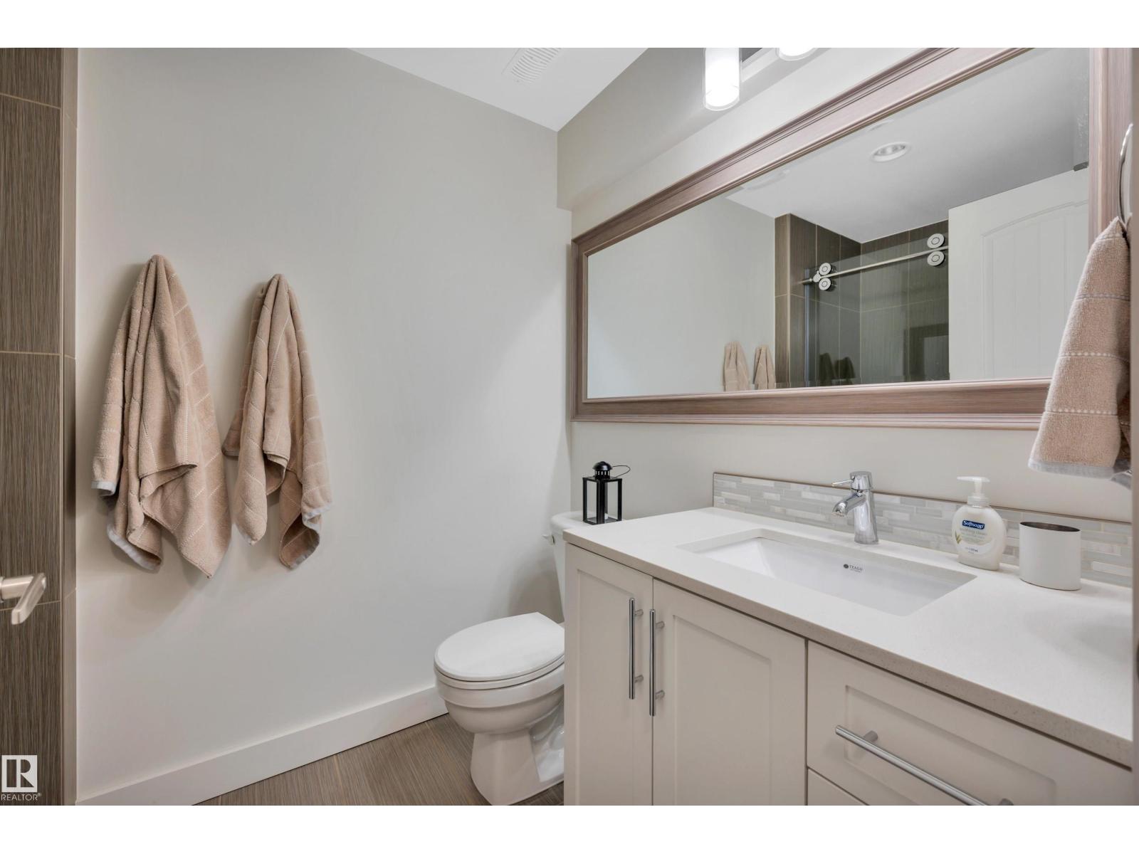 Photo 48 of 956 Chahley Cr Nw, Edmonton AB