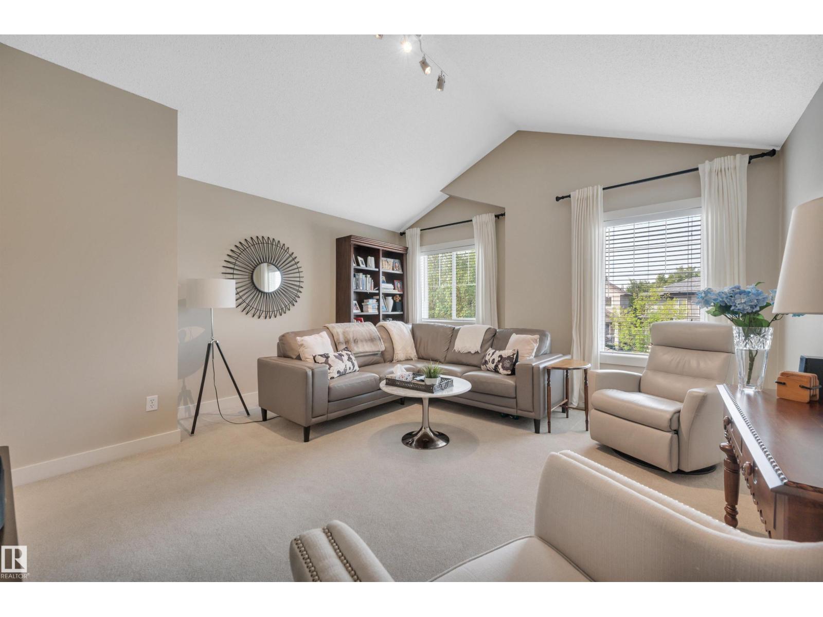 Photo 35 of 956 Chahley Cr Nw, Edmonton AB