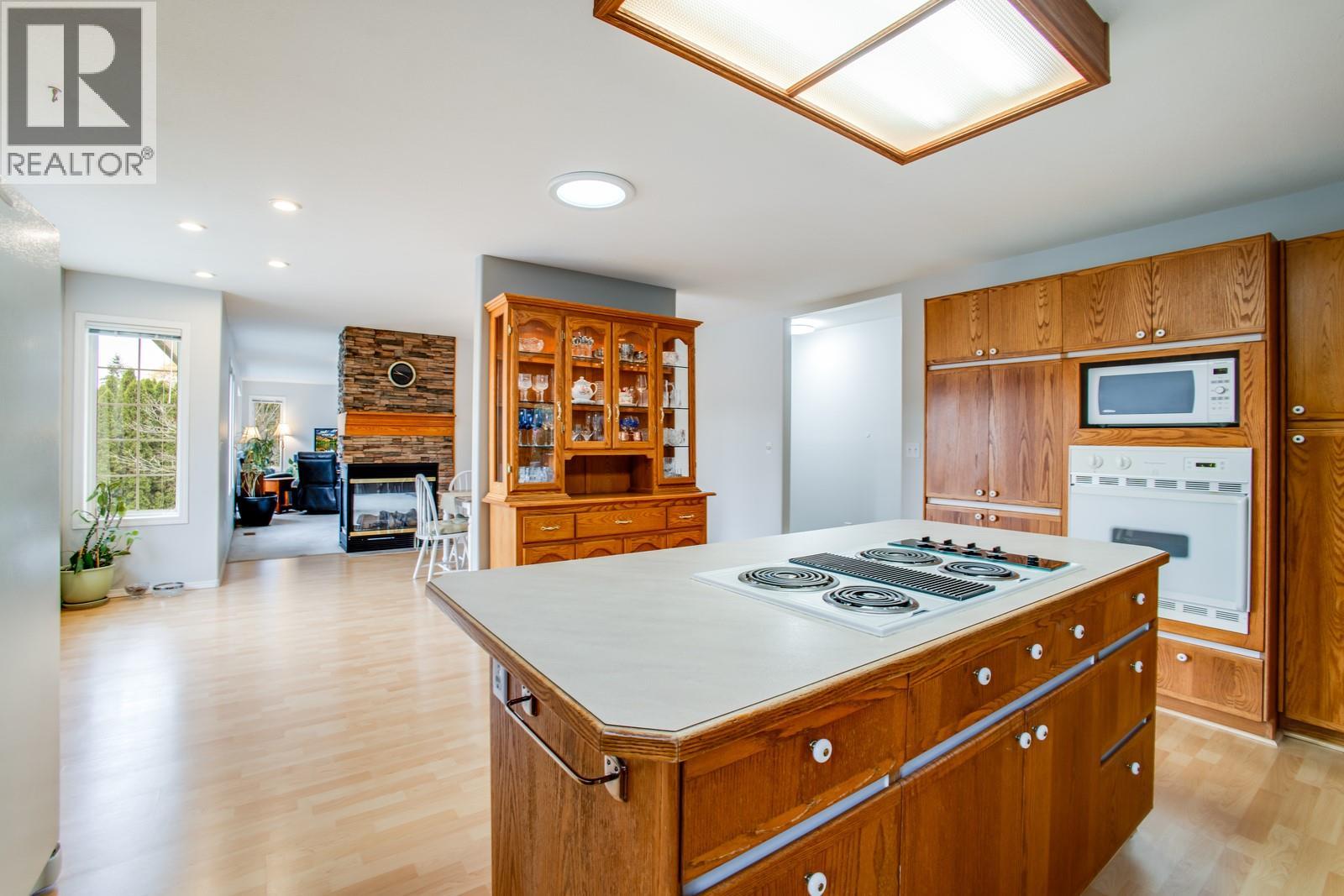 Photo 9 of 1650 Highland Drive N, Kelowna BC