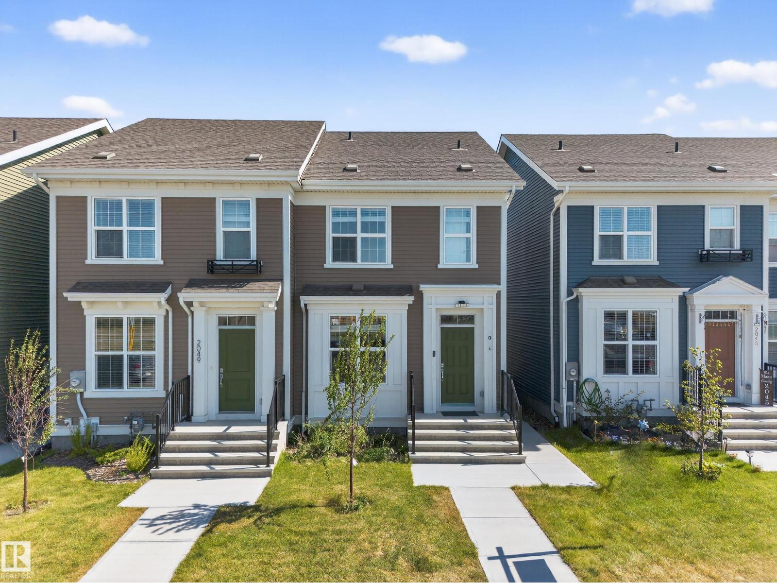 Photo 1 of 2047 Maple Rd Nw, Edmonton AB