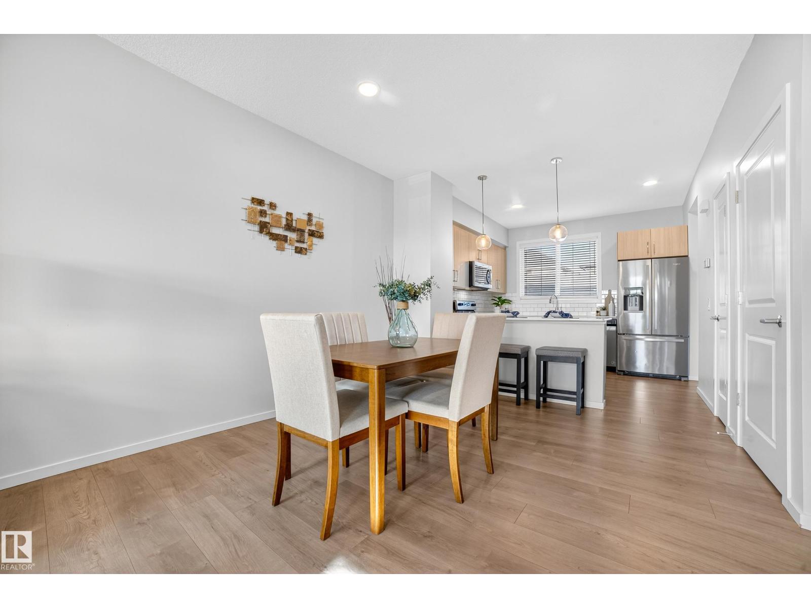 Photo 12 of 2047 Maple Rd Nw, Edmonton AB