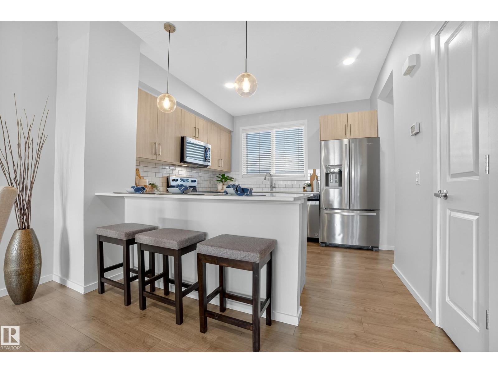Photo 13 of 2047 Maple Rd Nw, Edmonton AB