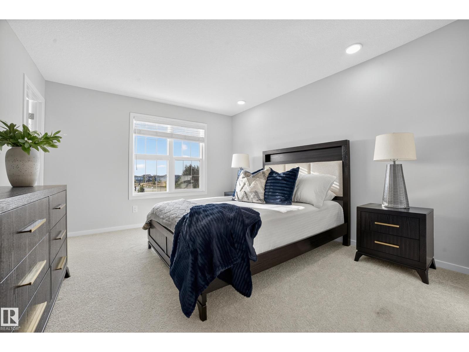 Photo 20 of 2047 Maple Rd Nw, Edmonton AB