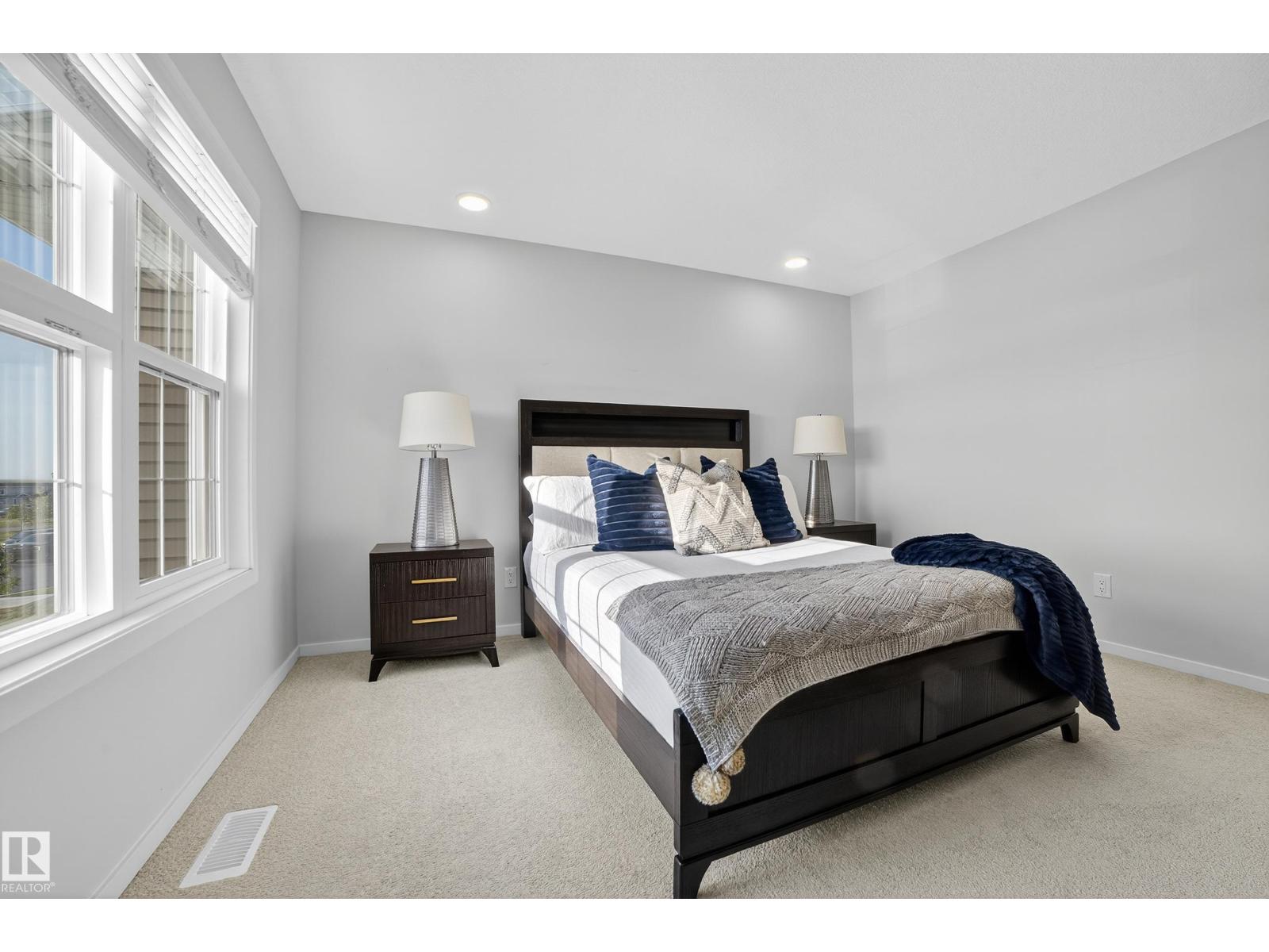 Photo 21 of 2047 Maple Rd Nw, Edmonton AB