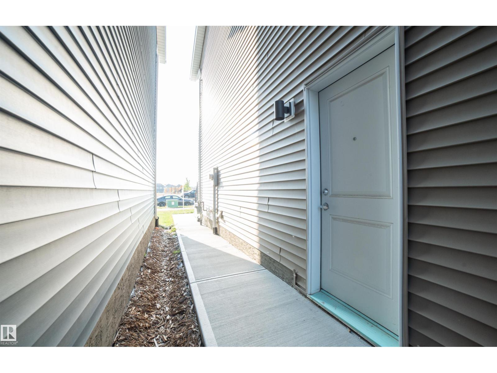 Photo 31 of 2047 Maple Rd Nw, Edmonton AB