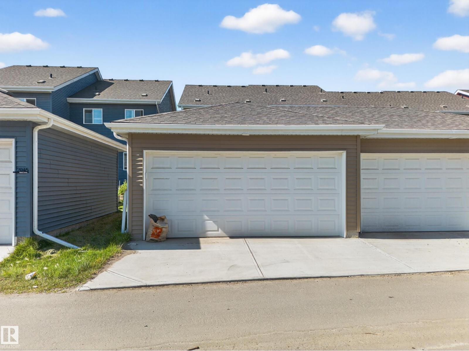 Photo 32 of 2047 Maple Rd Nw, Edmonton AB