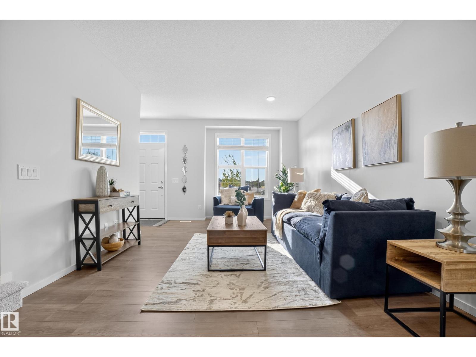 Photo 7 of 2047 Maple Rd Nw, Edmonton AB