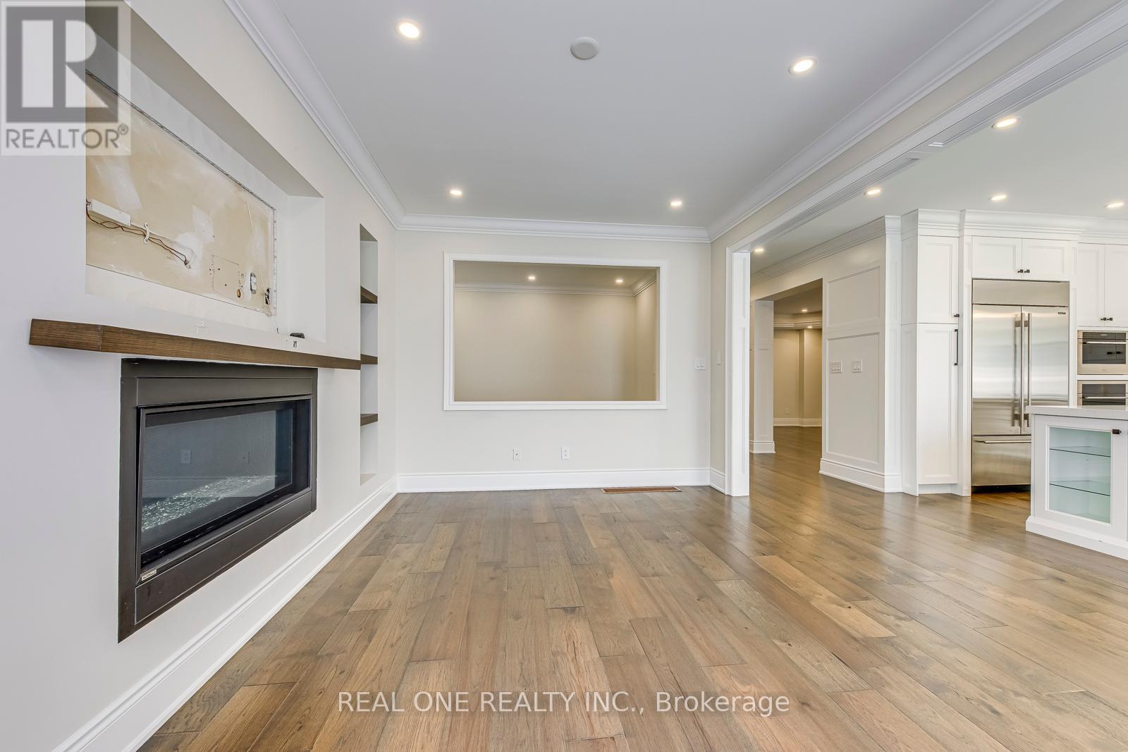 Photo 11 of 2240 Pine Glen Road, Oakville ON