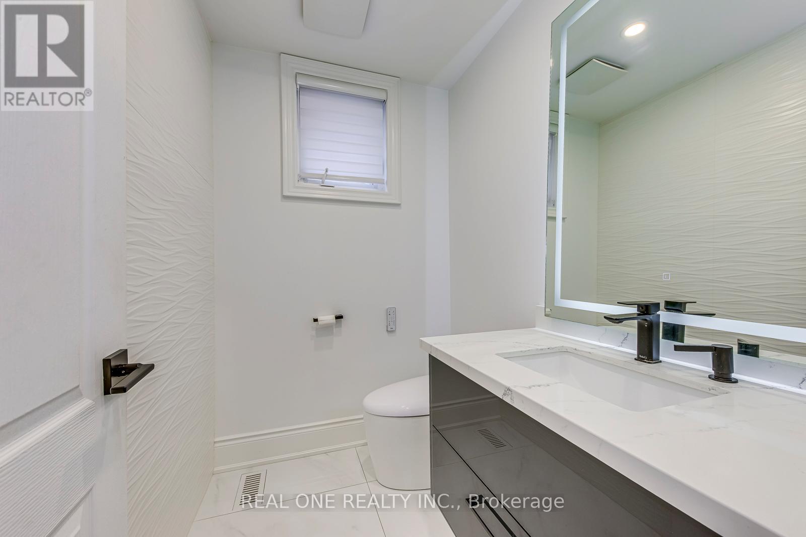 Photo 19 of 2240 Pine Glen Road, Oakville ON