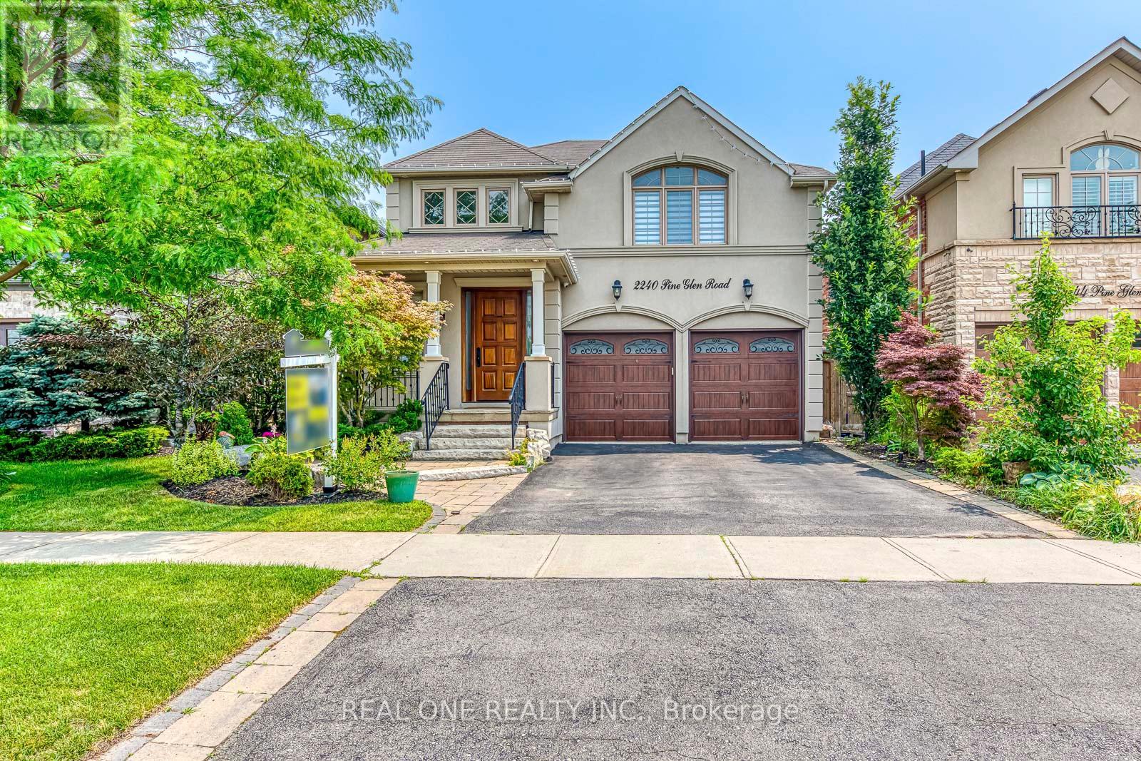 Photo 2 of 2240 Pine Glen Road, Oakville ON