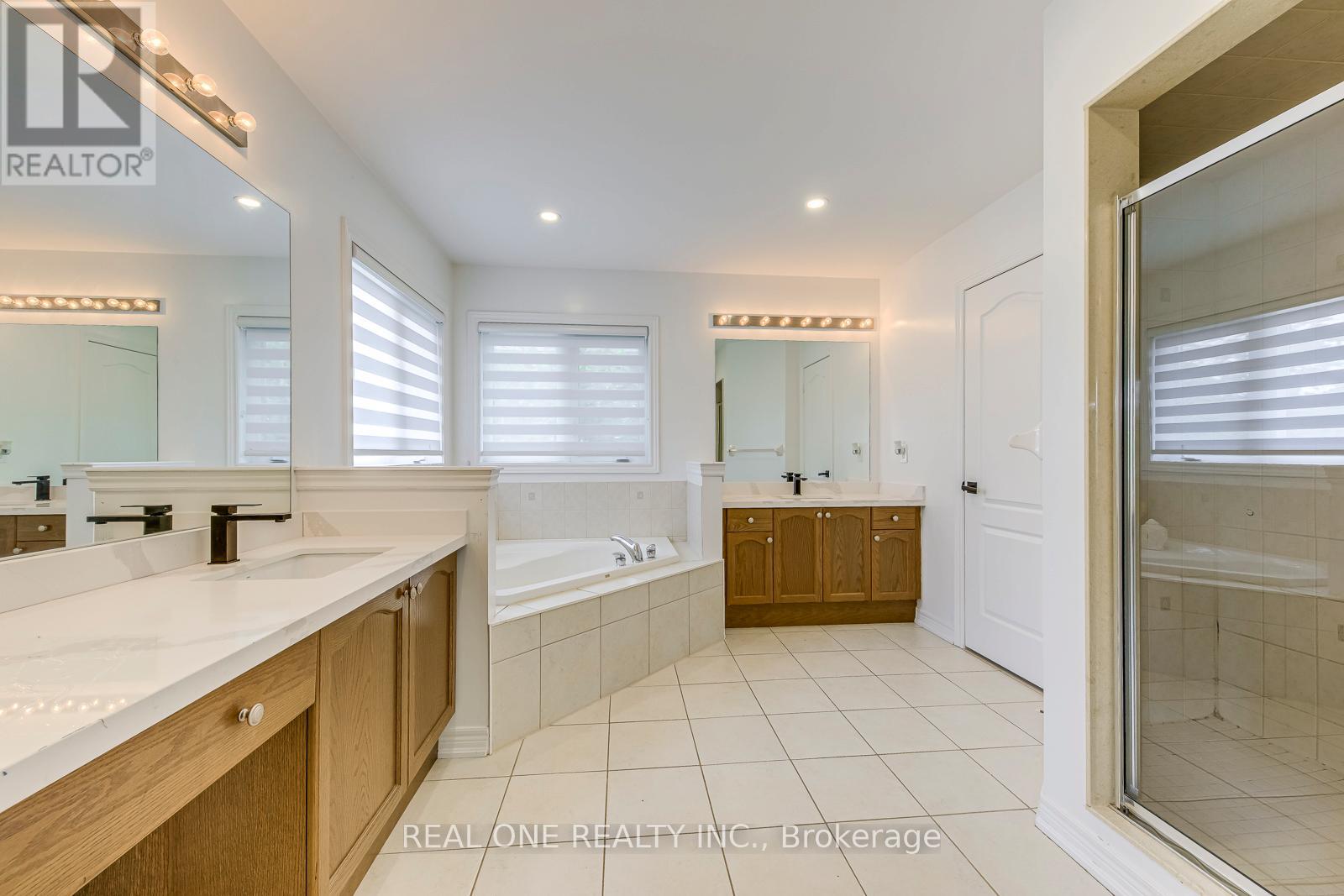Photo 28 of 2240 Pine Glen Road, Oakville ON