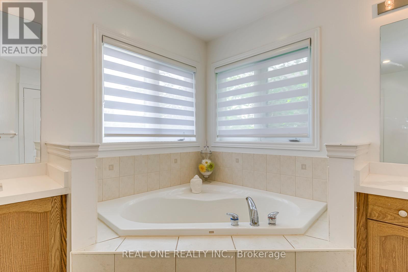 Photo 29 of 2240 Pine Glen Road, Oakville ON