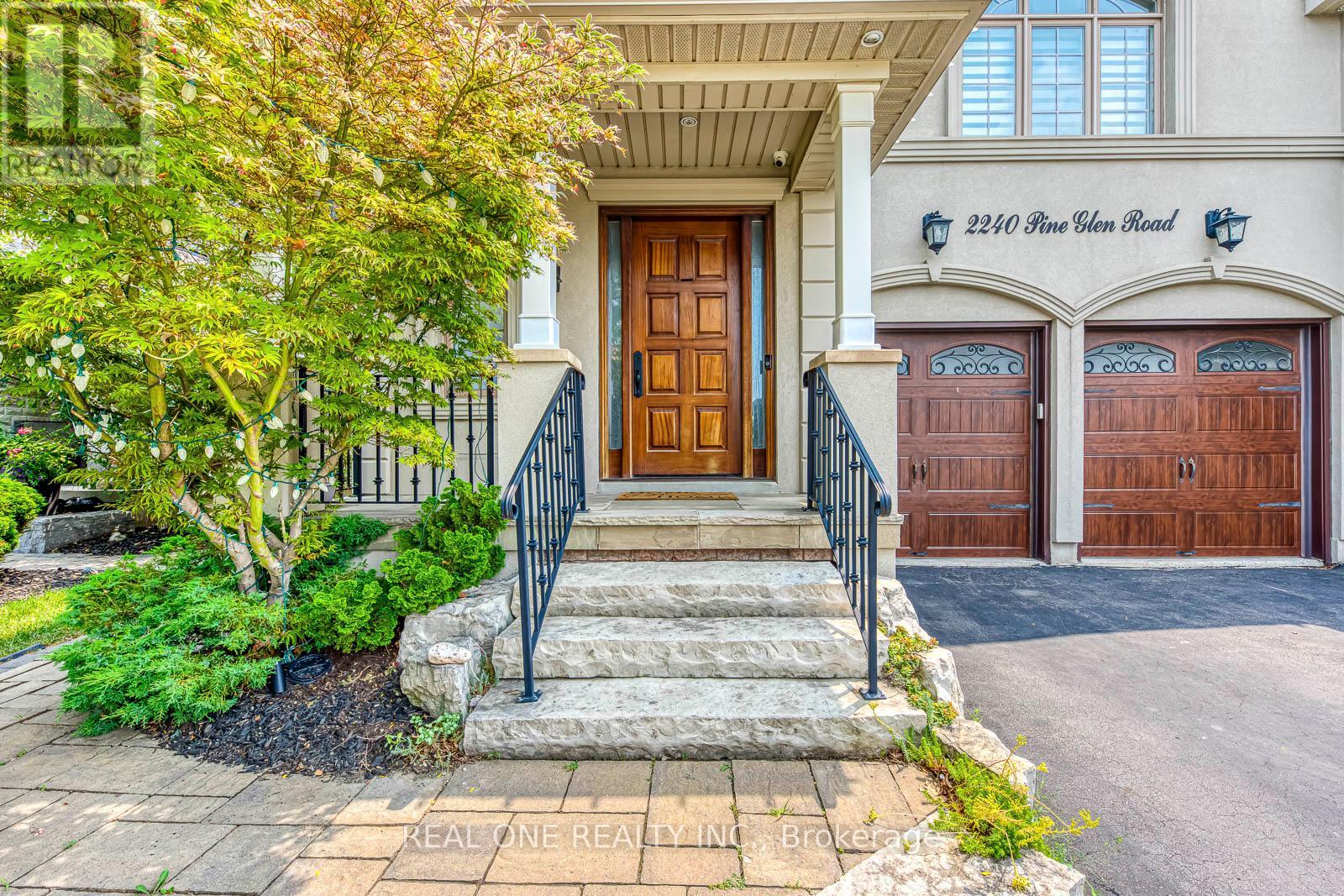 Photo 3 of 2240 Pine Glen Road, Oakville ON