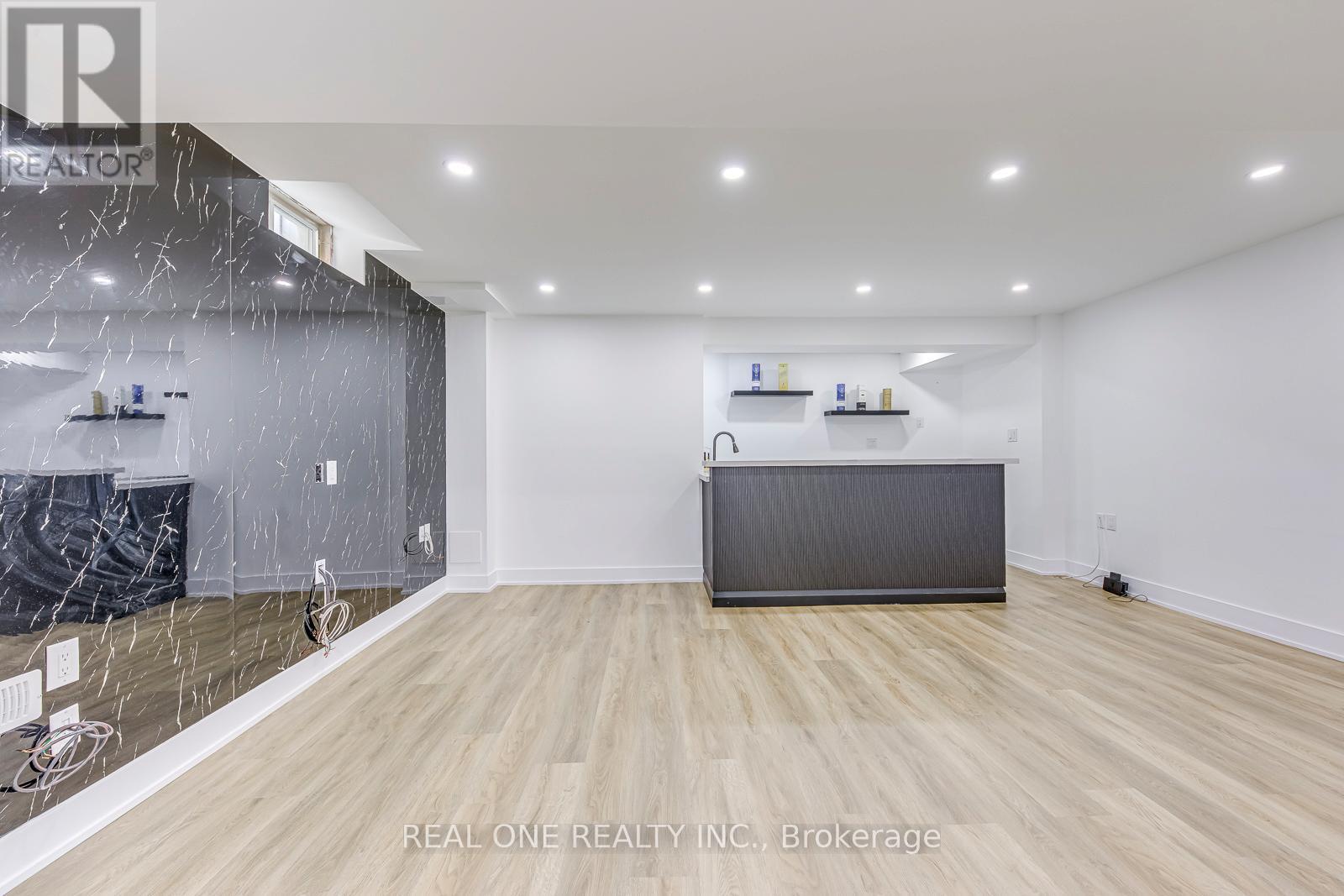 Photo 39 of 2240 Pine Glen Road, Oakville ON