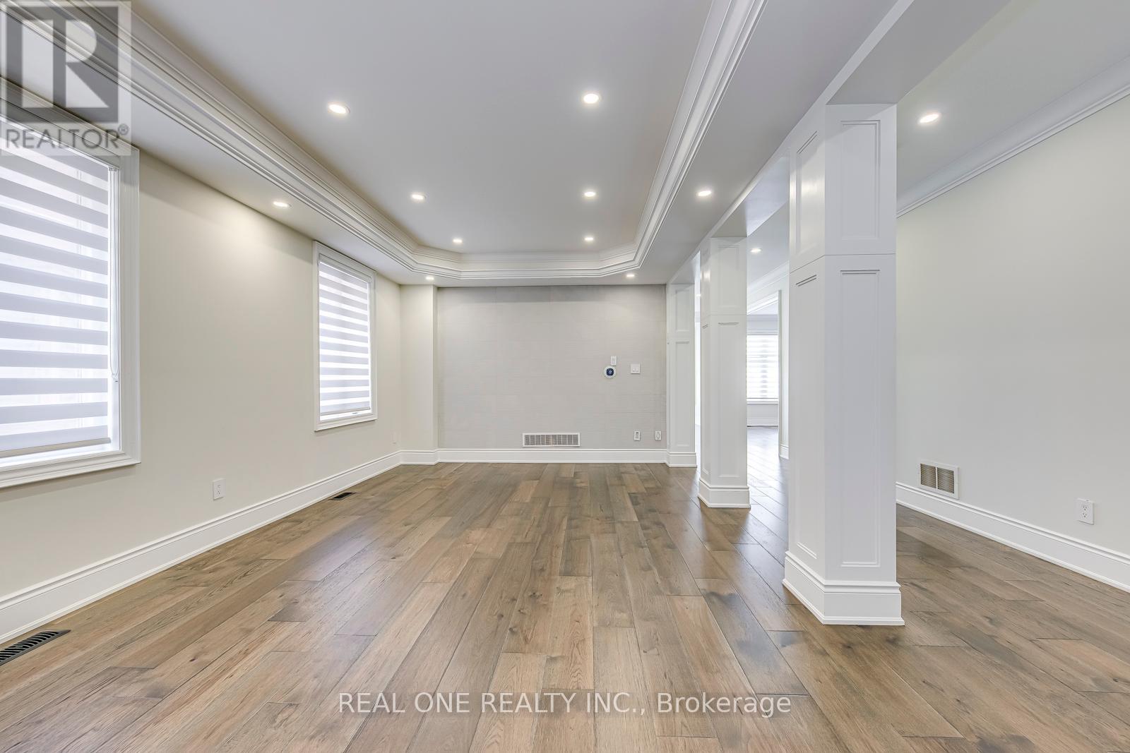 Photo 5 of 2240 Pine Glen Road, Oakville ON