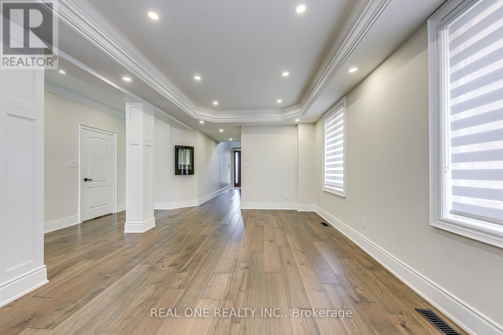 Photo 6 of 2240 Pine Glen Road, Oakville ON