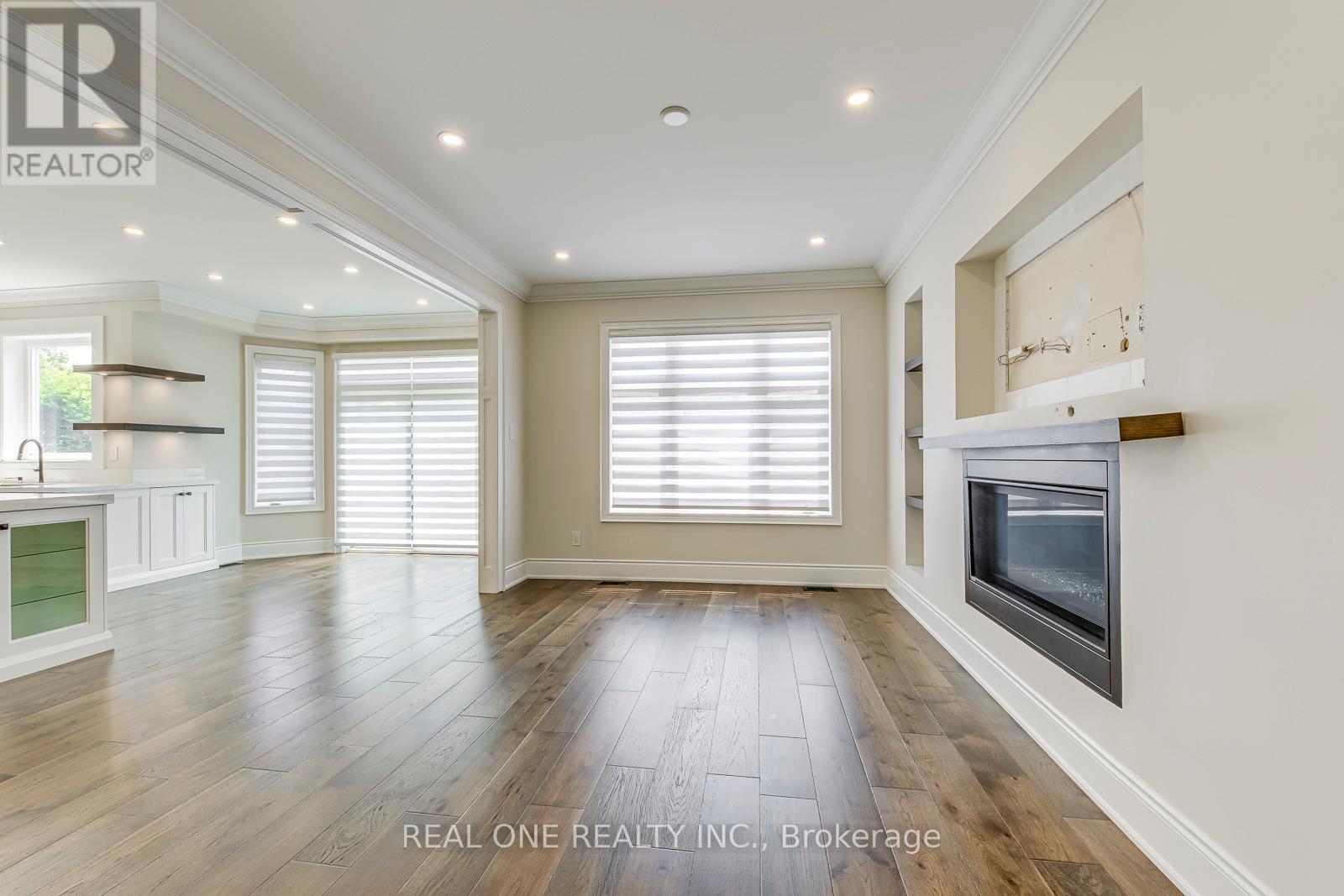 Photo 9 of 2240 Pine Glen Road, Oakville ON