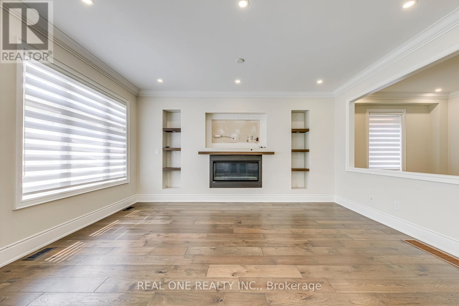 Photo 10 of 2240 Pine Glen Road, Oakville ON