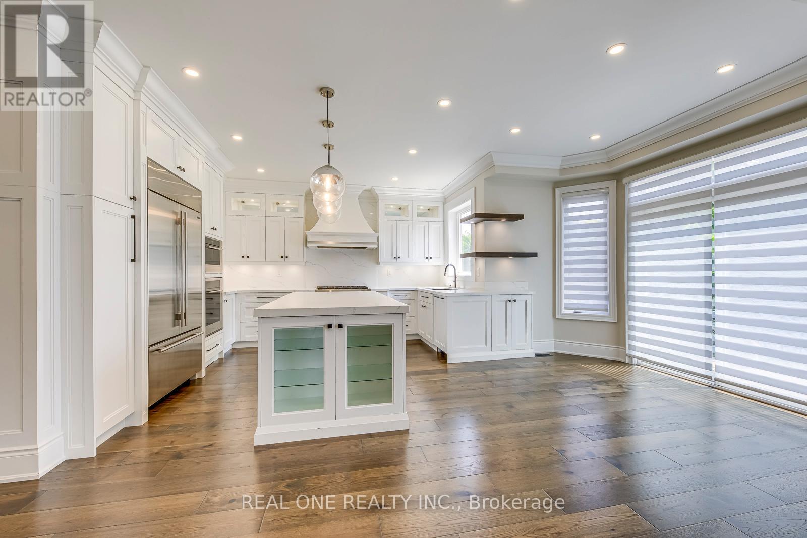 Photo 12 of 2240 Pine Glen Road, Oakville ON
