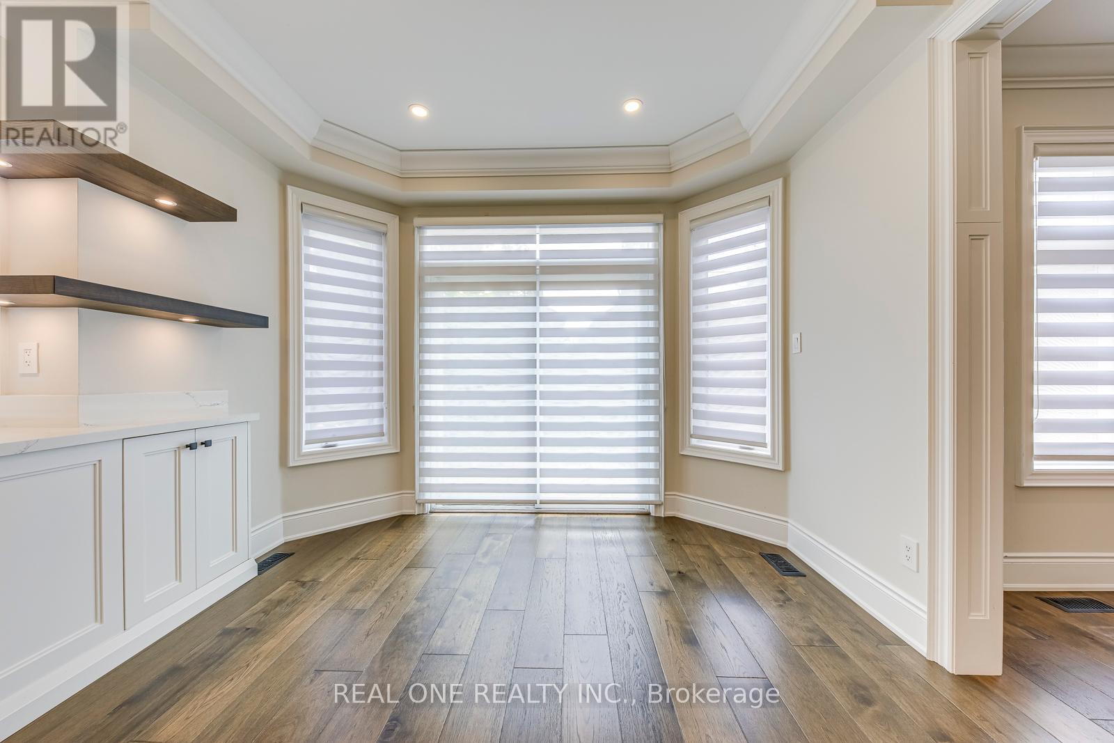 Photo 17 of 2240 Pine Glen Road, Oakville ON