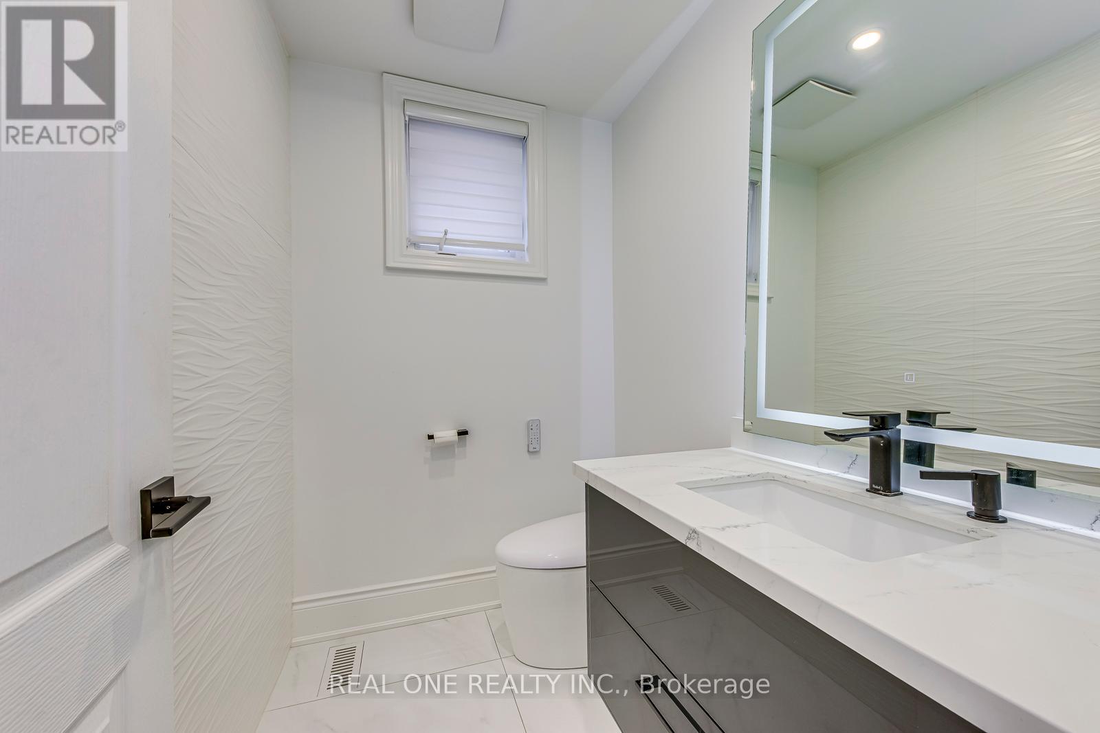 Photo 19 of 2240 Pine Glen Road, Oakville ON