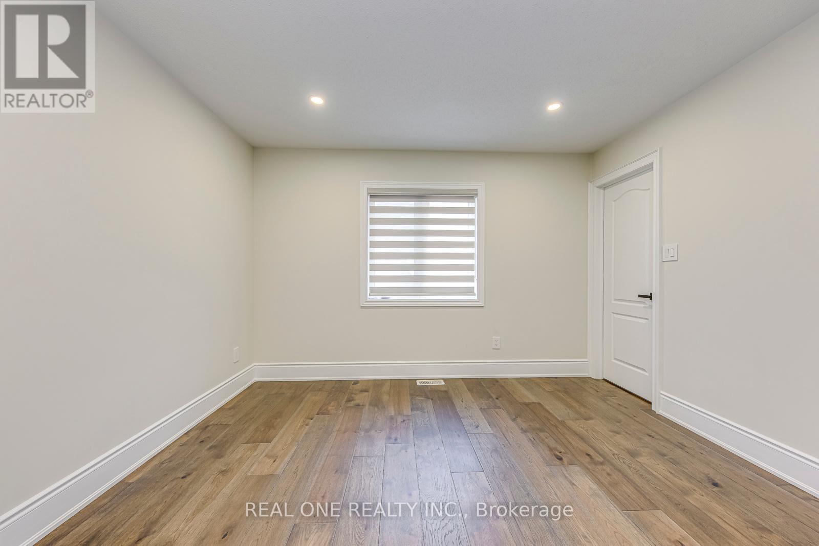 Photo 35 of 2240 Pine Glen Road, Oakville ON