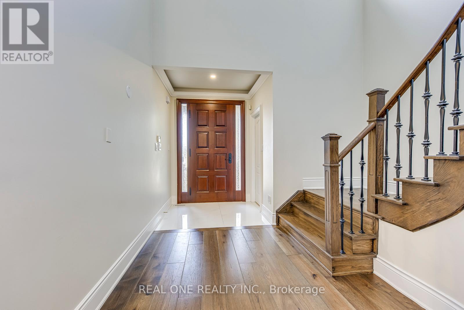 Photo 4 of 2240 Pine Glen Road, Oakville ON
