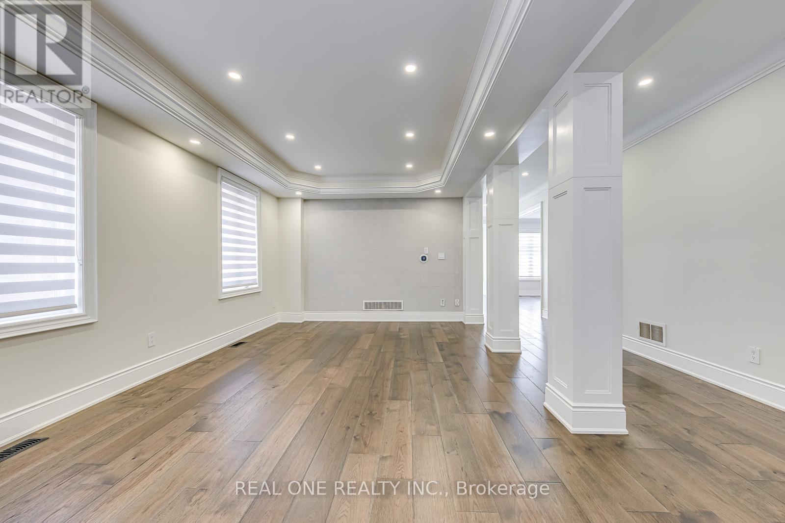 Photo 5 of 2240 Pine Glen Road, Oakville ON