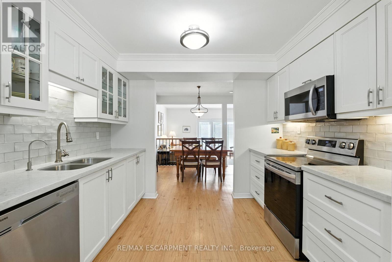 Photo 11 of 1559 Riley Avenue, Burlington ON