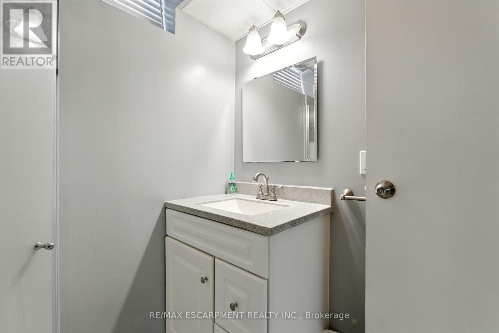 Photo 37 of 1559 Riley Avenue, Burlington ON