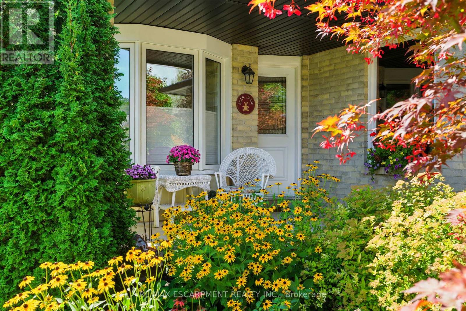Photo 4 of 1559 Riley Avenue, Burlington ON